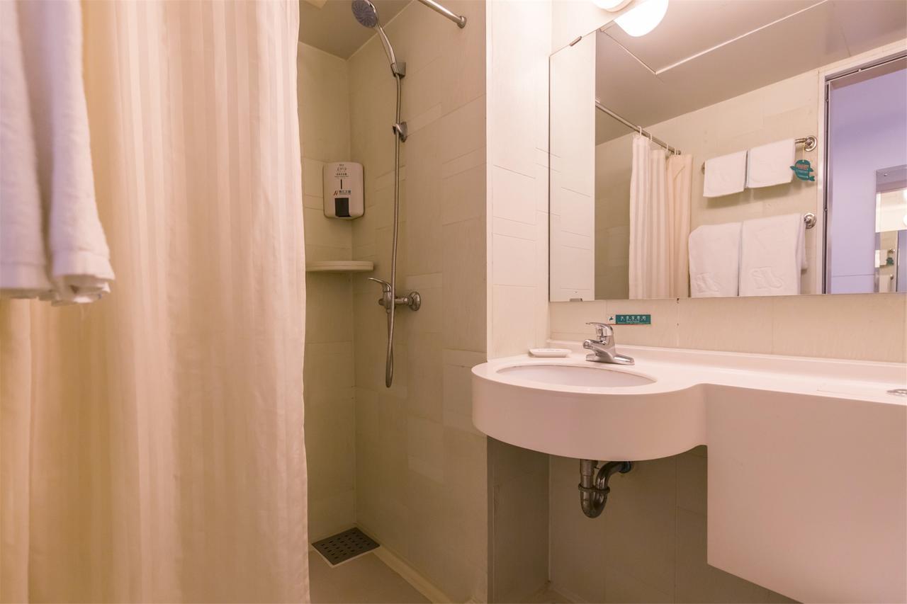 Jinjiang Inn Xianning Yinquan Avenue Hot Spring Hotel Buitenkant foto